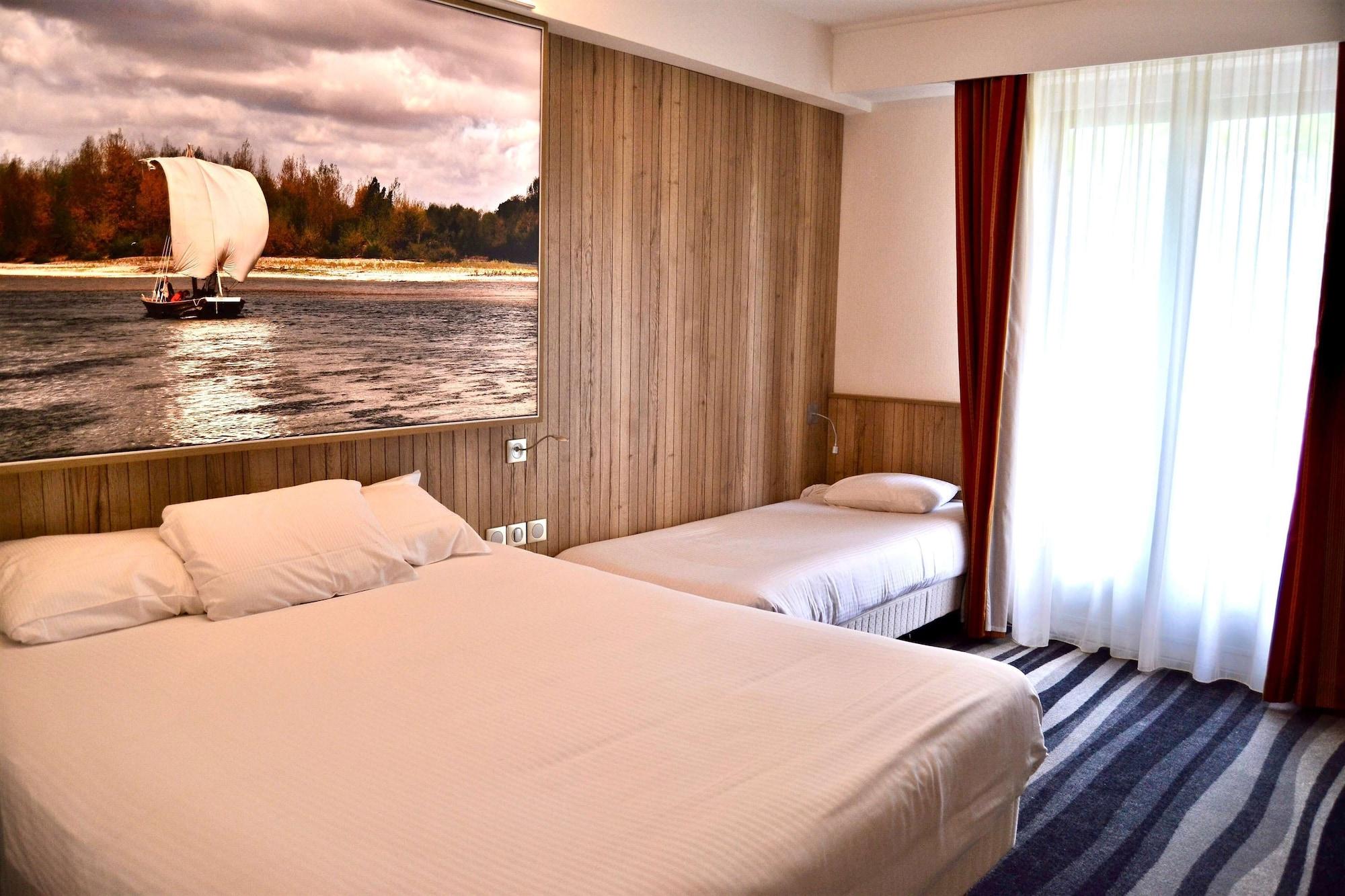Kyriad Hotel Tours Centre Екстериор снимка