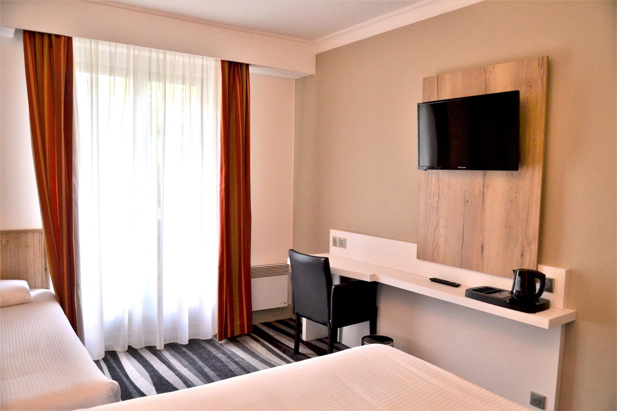 Kyriad Hotel Tours Centre Екстериор снимка