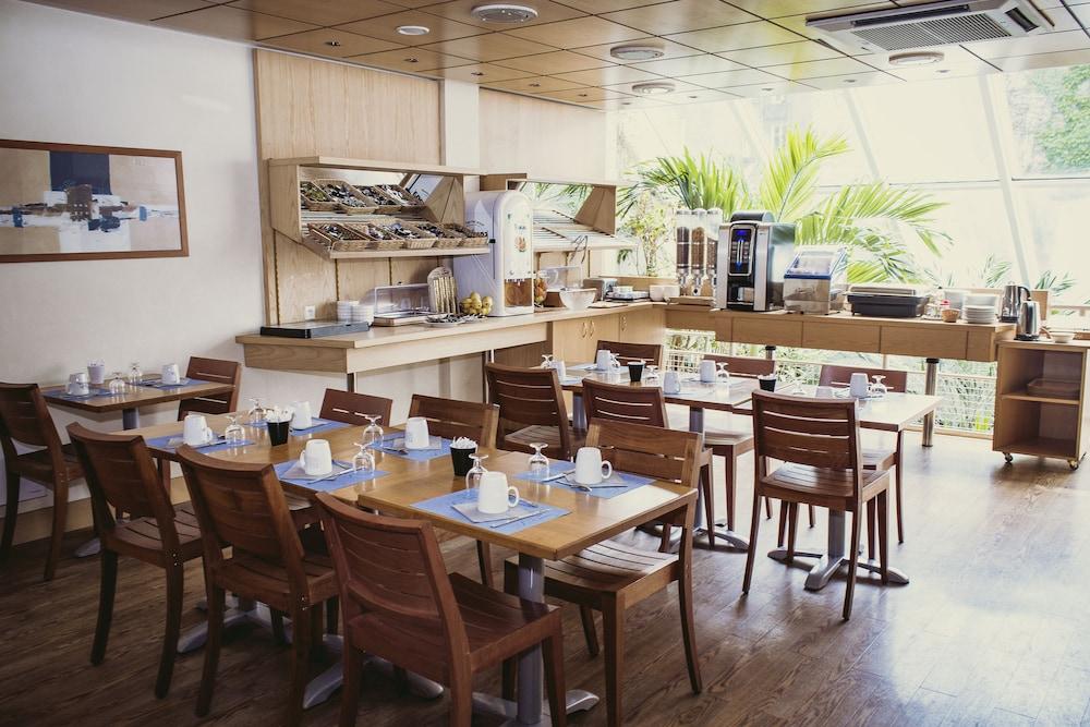 Kyriad Hotel Tours Centre Екстериор снимка