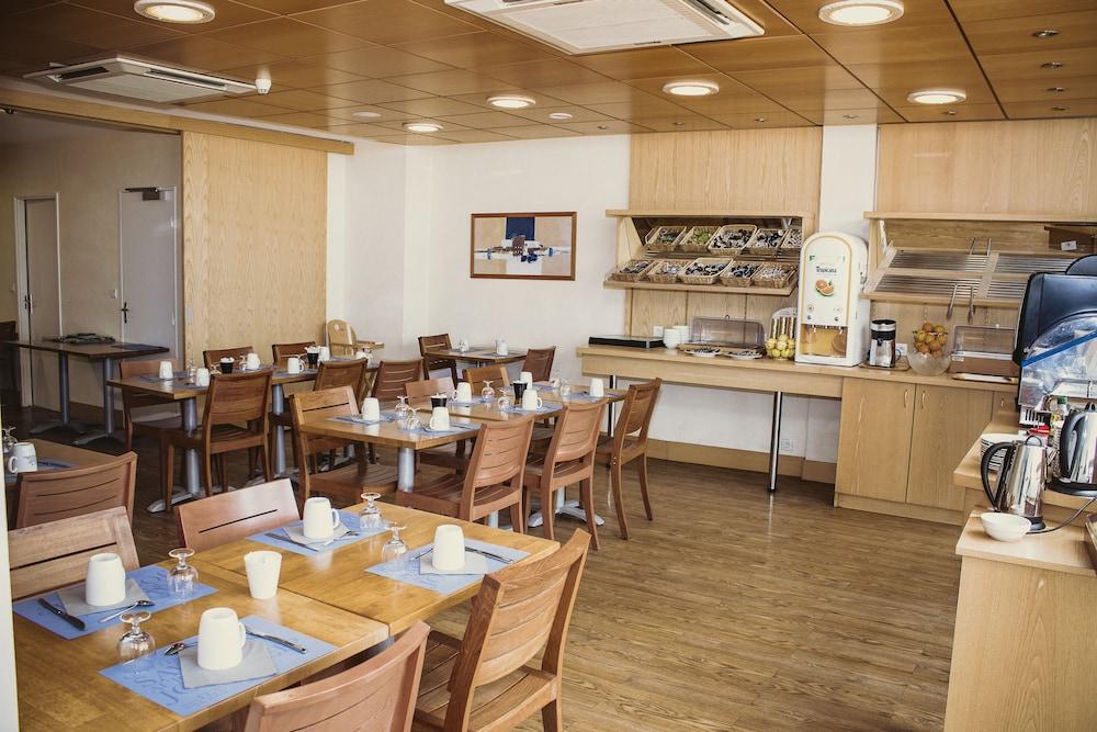 Kyriad Hotel Tours Centre Екстериор снимка