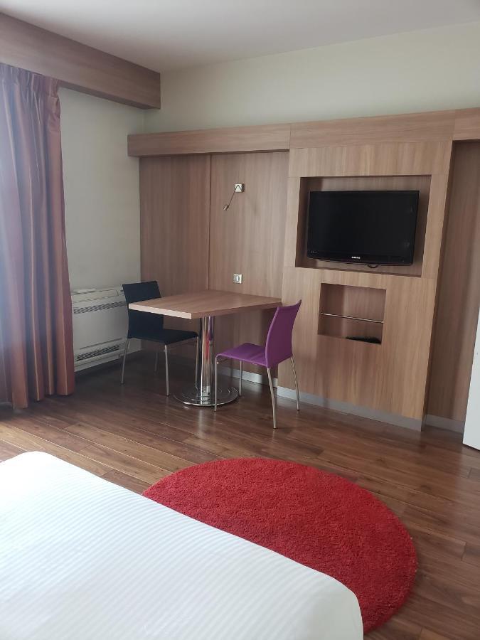 Kyriad Hotel Tours Centre Екстериор снимка