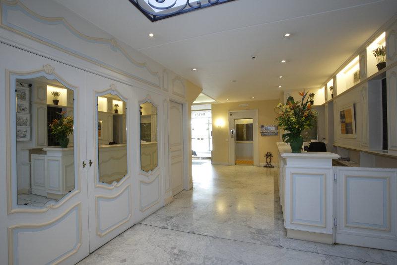 Kyriad Hotel Tours Centre Екстериор снимка