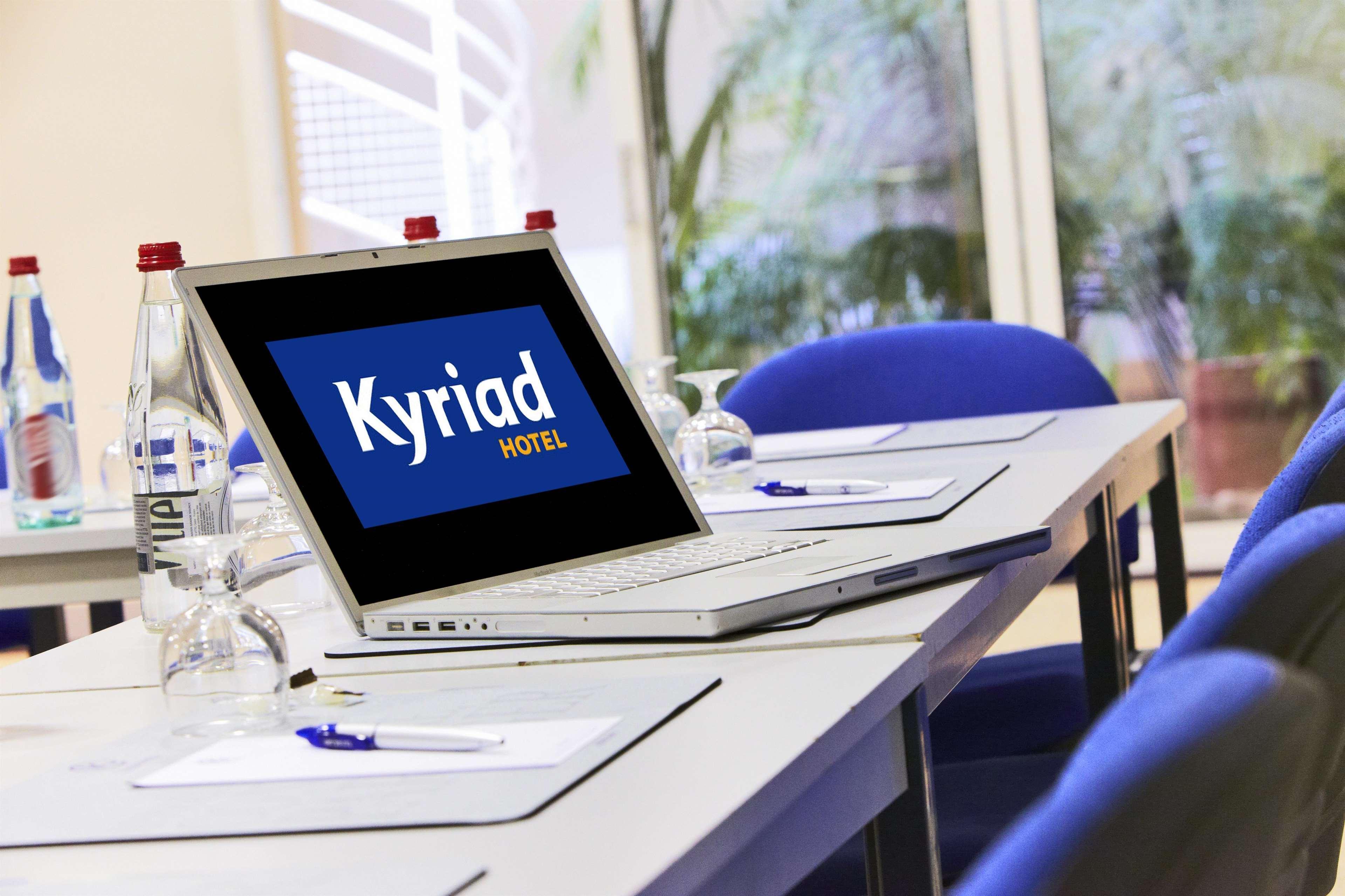 Kyriad Hotel Tours Centre Екстериор снимка