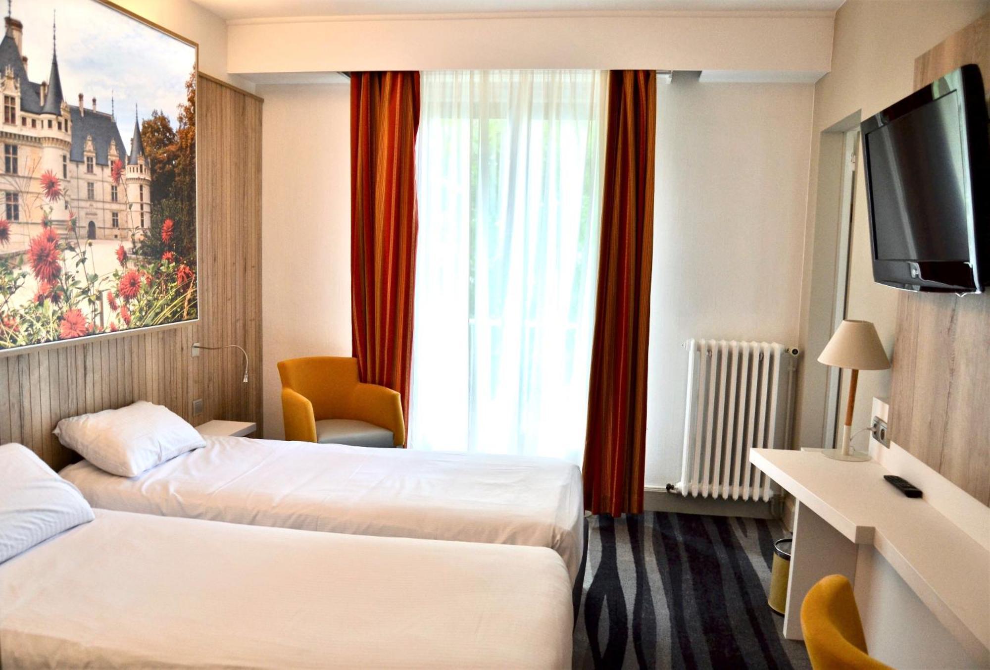 Kyriad Hotel Tours Centre Екстериор снимка