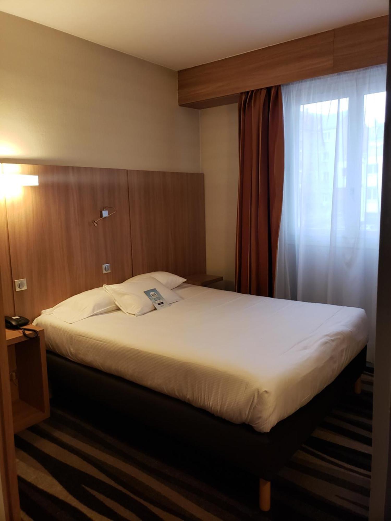 Kyriad Hotel Tours Centre Екстериор снимка