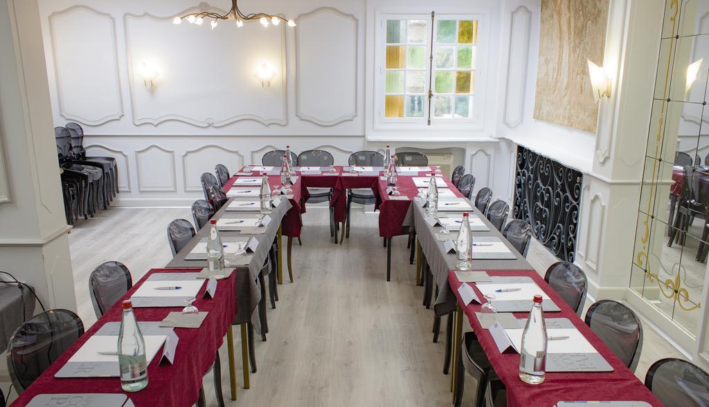 Kyriad Hotel Tours Centre Екстериор снимка